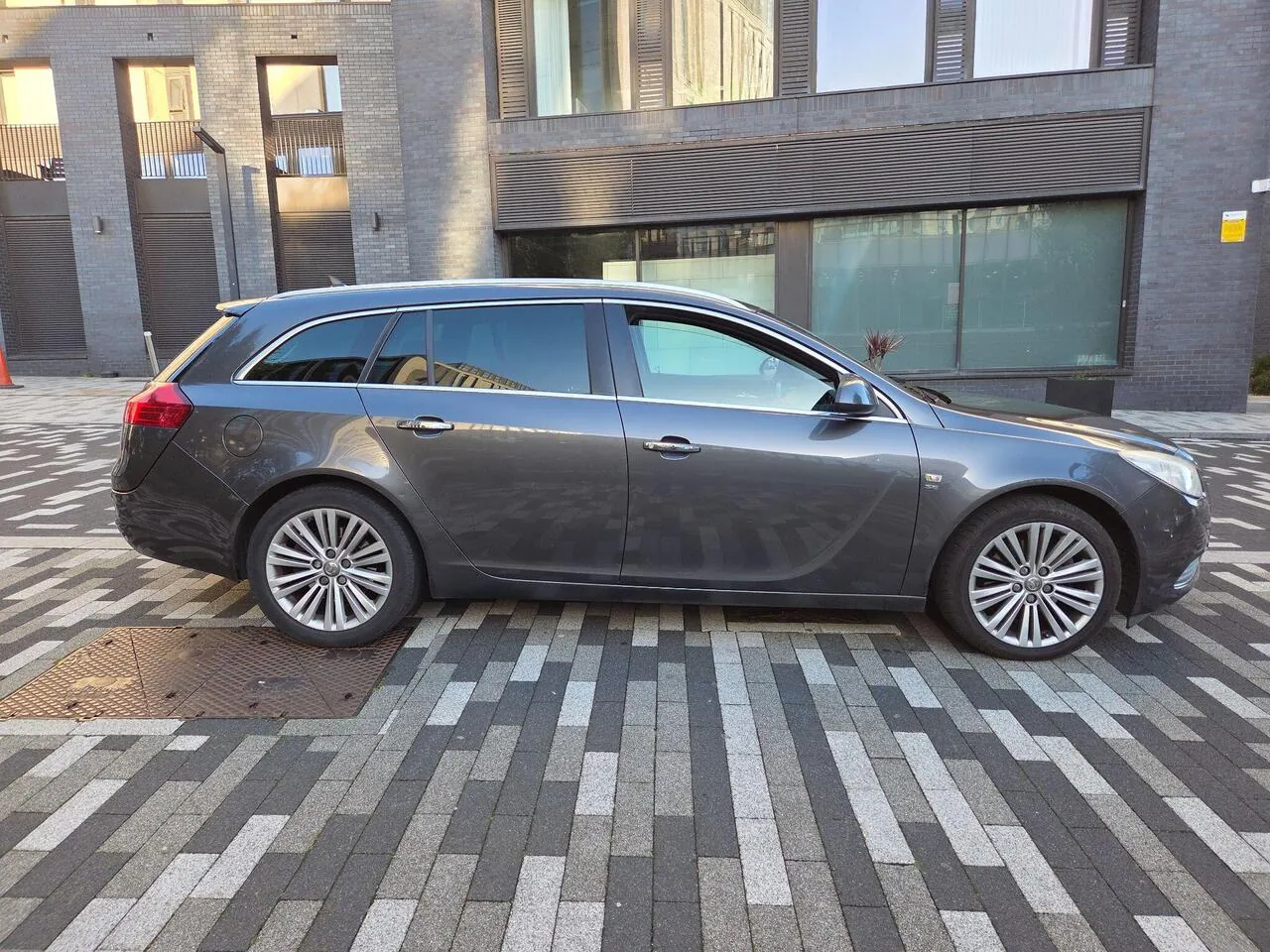 Vauxhall Insignia 2011 photo 4