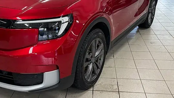Ford Explorer 2026 photo 2