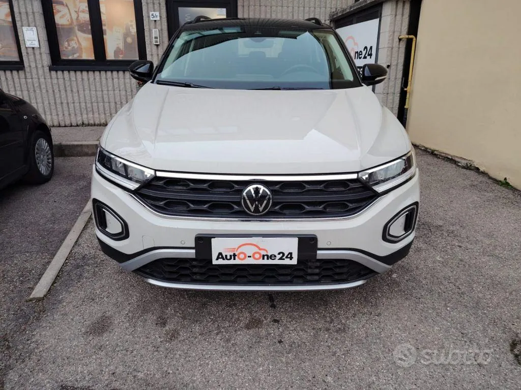 Volkswagen T-Roc 2024 photo 2