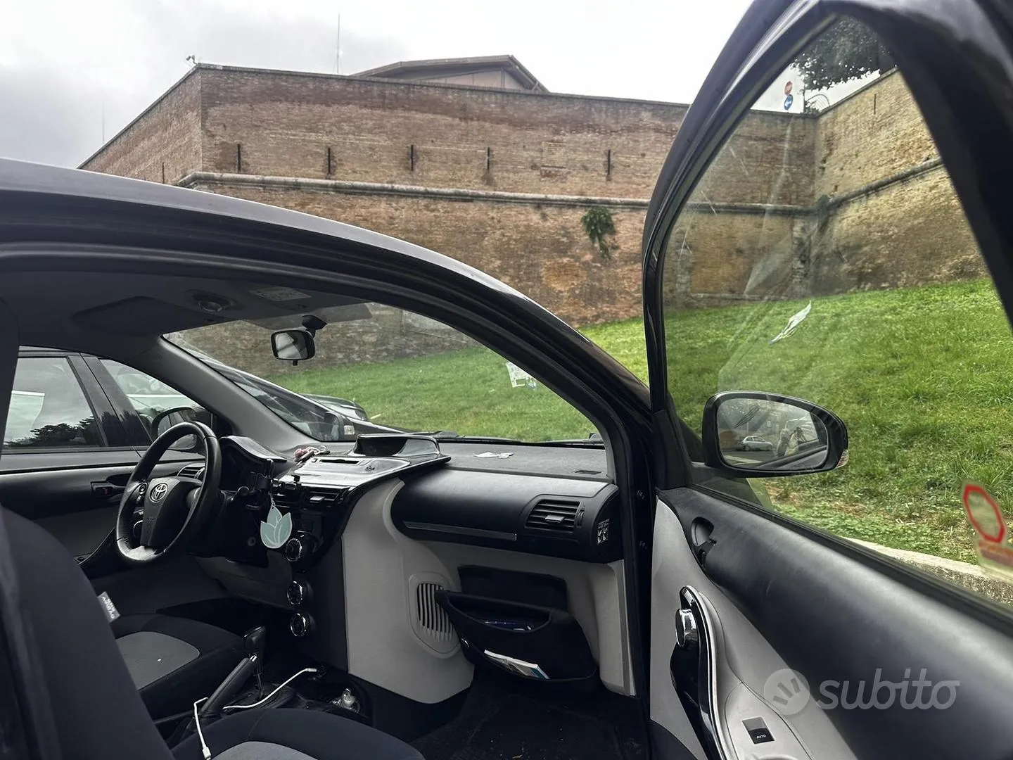 Toyota Iq 2014 photo 3