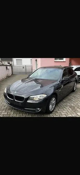 BMW 528I