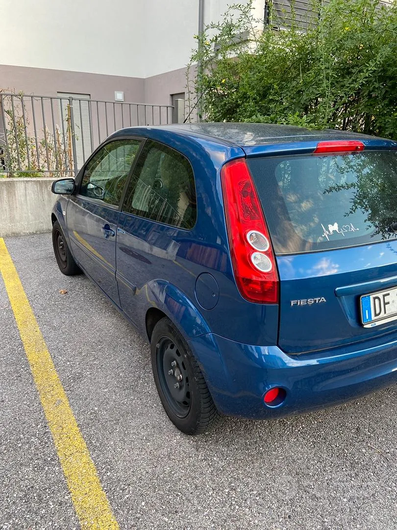 Ford Fiesta 2007 photo 2