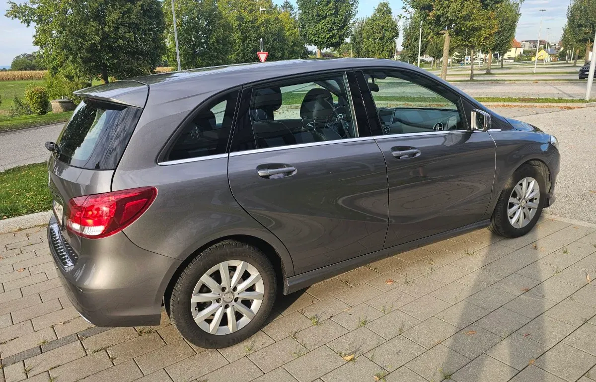 Mercedes-Benz B-Class 2015 photo 3