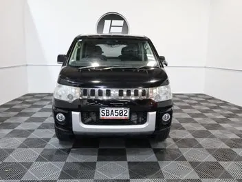 Mitsubishi Delica 2014 photo 3