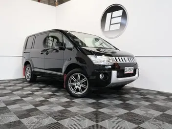 Mitsubishi Delica 2014 photo 2