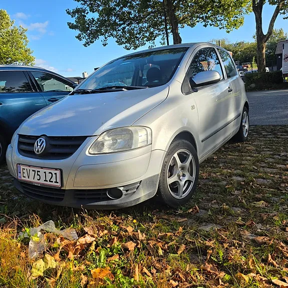 Volkswagen Fox 2005 photo 2