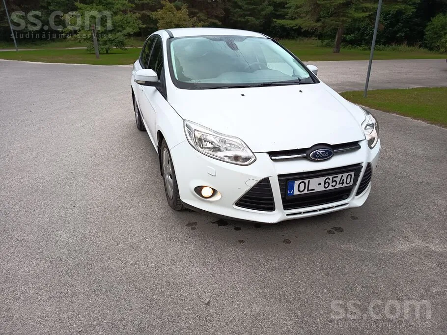 Ford Focus 2013 photo 2