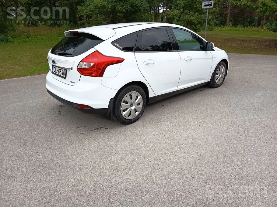 Ford Focus 2013 photo 3