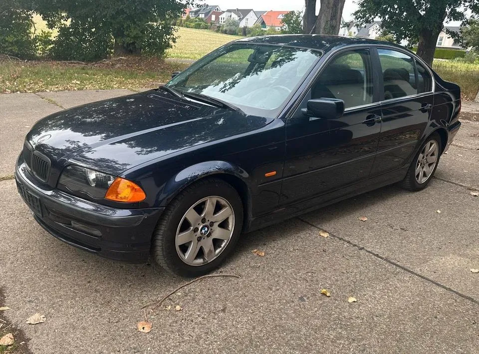 BMW E46 323I