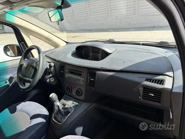 Lancia Musa 2011 photo 5
