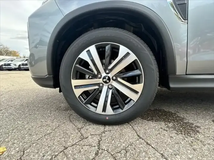 Mitsubishi Rvr 2027 photo 4