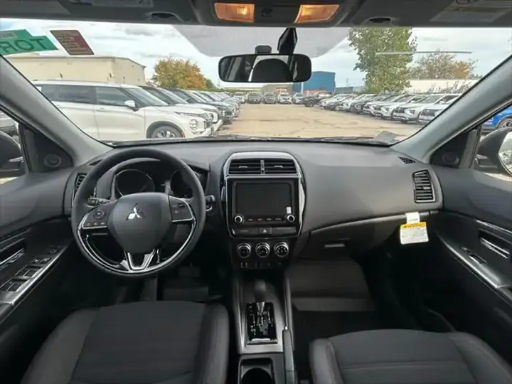Mitsubishi Rvr 2027 photo 5