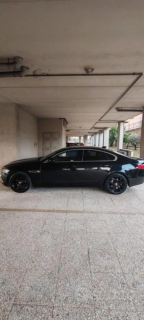 Jaguar Xf 2017 photo 2
