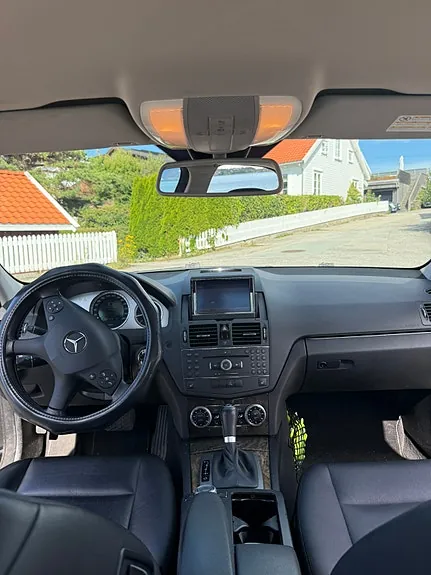 Mercedes-Benz C200 2009 photo 2