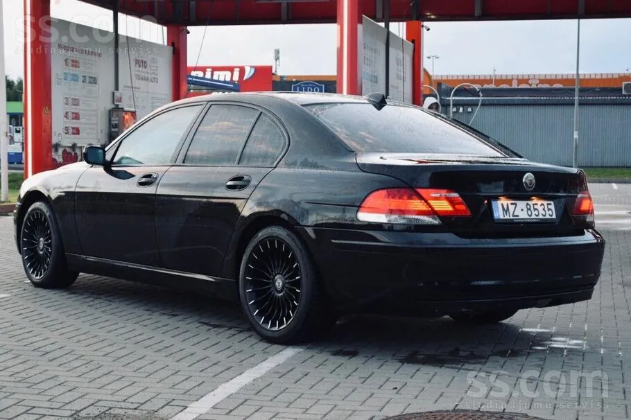 BMW 730 2005 photo 4
