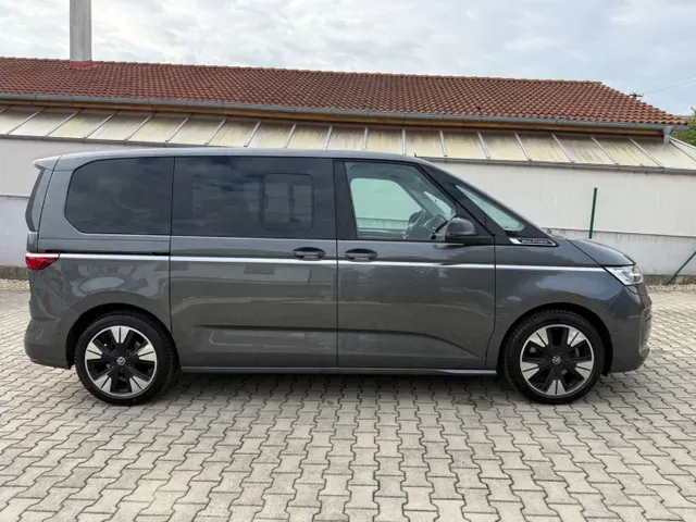 Volkswagen T7 Multivan 2024 photo 4