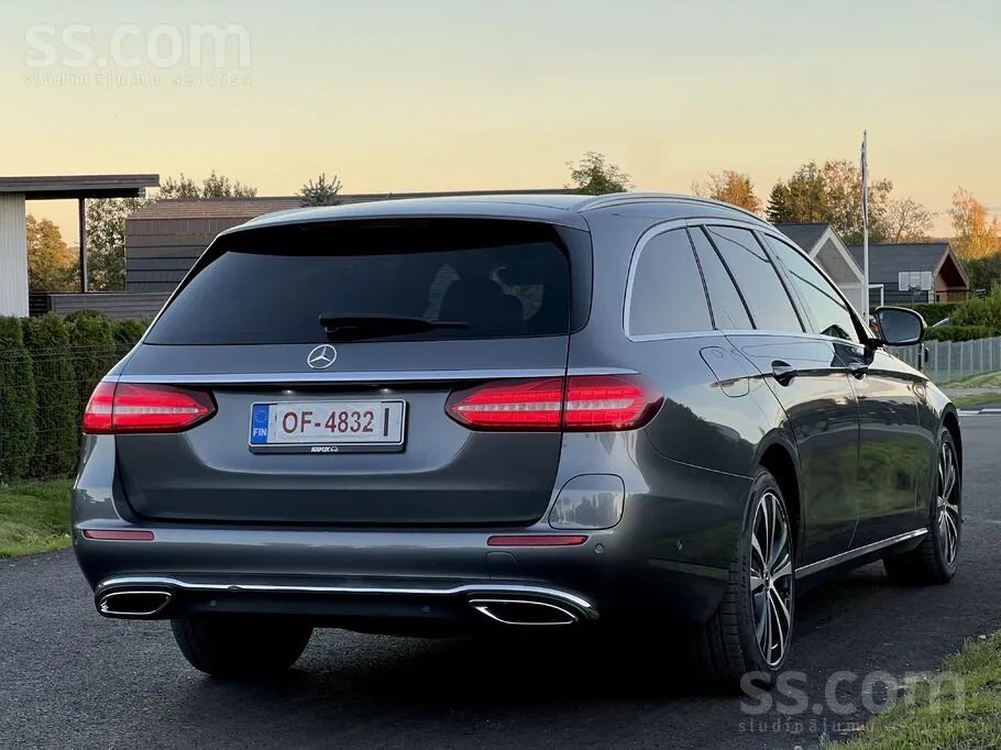 Mercedes-Benz E300 2020 photo 3
