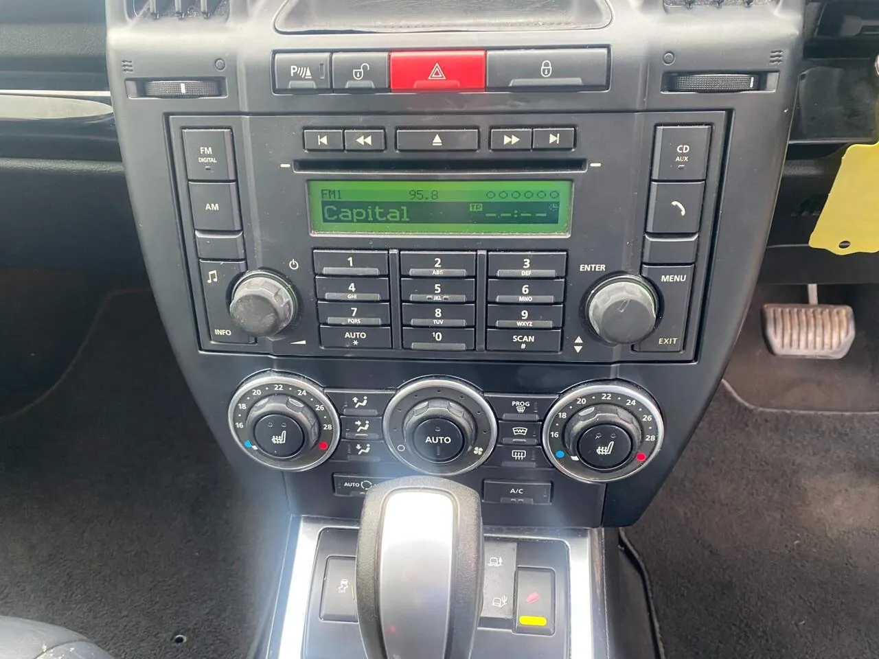 Land Rover Freelander 2 2012 photo 4