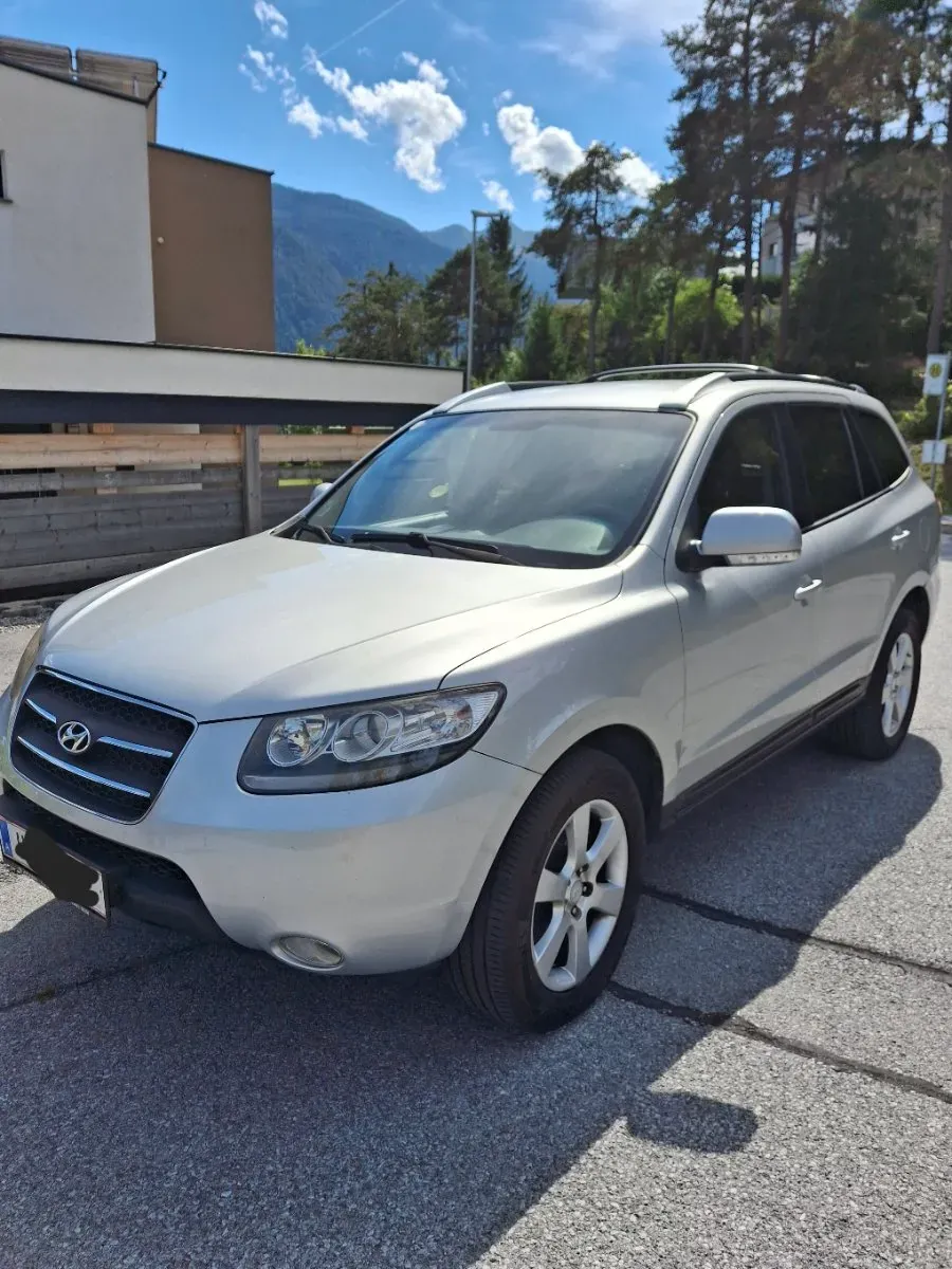 Hyundai Santa Fe 2011 photo 3