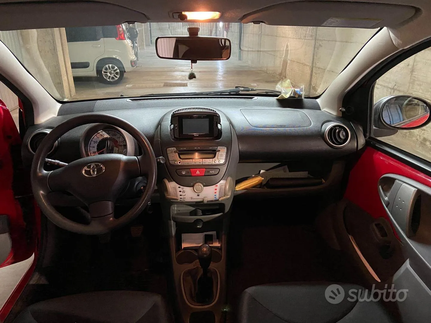 Toyota Aygo 2011 photo 3