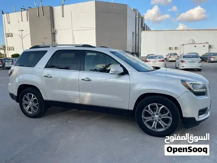 GMC Acadia 2014 photo 2