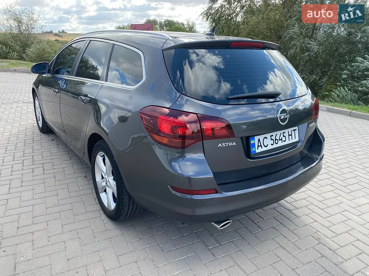 Opel Astra 2011 photo 4