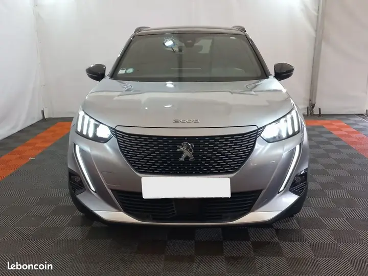 Peugeot E-2008 2020 photo 2