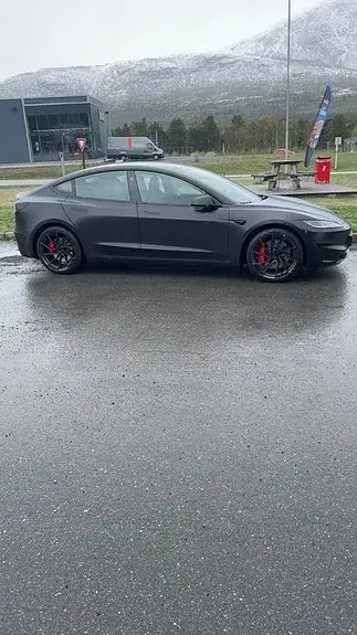 Tesla Model 3 2025 photo 3