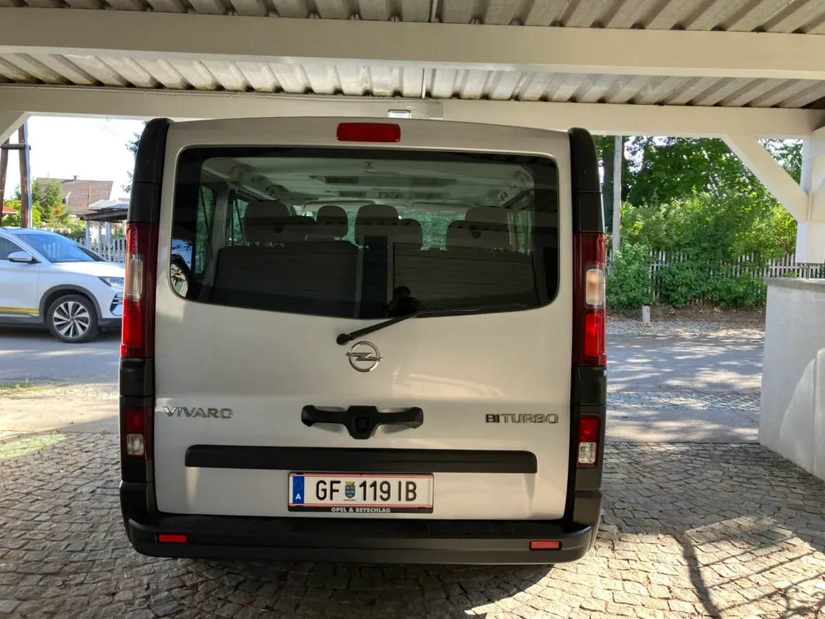 Opel Vivaro 2015 photo 3