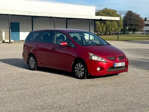 Mitsubishi Grandis 2006 photo 2