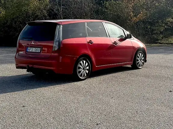 Mitsubishi Grandis 2006 photo 3