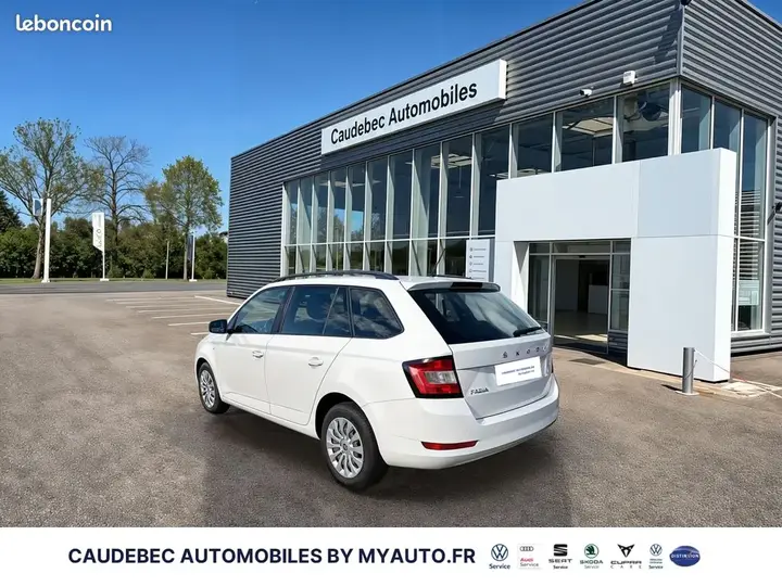 Skoda Fabia 2021 photo 3