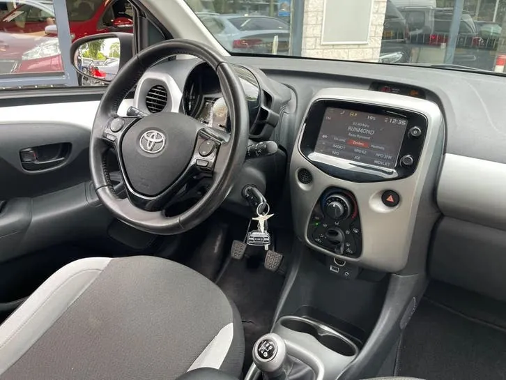 Toyota Aygo 2015 photo 2