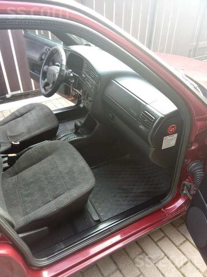 Volkswagen Golf 3 1996 photo 2