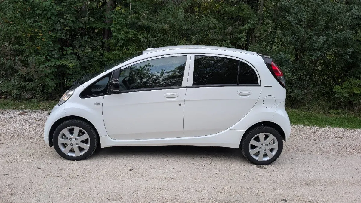 Peugeot Ion 2016 photo 3