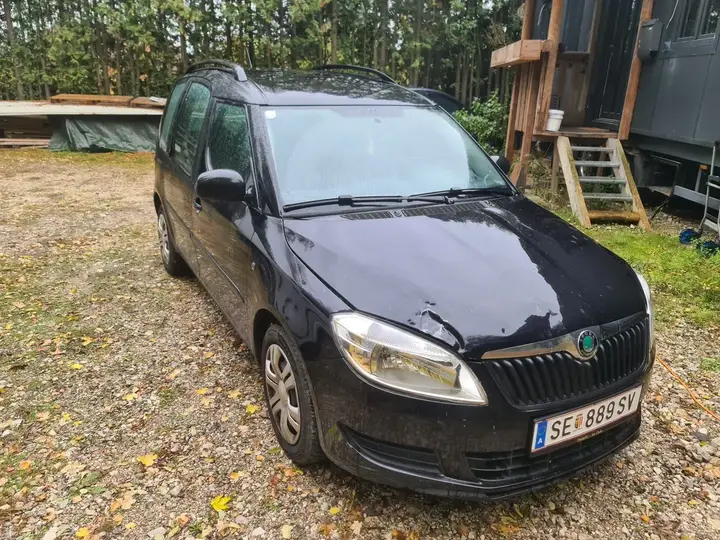 Skoda Roomster 2011 photo 2