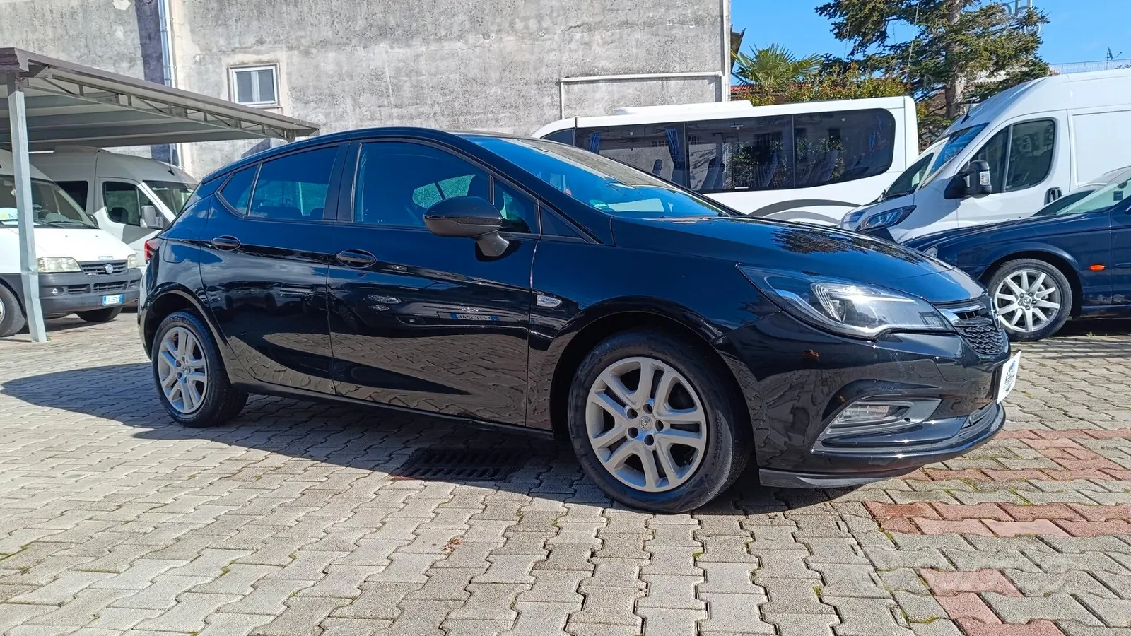Opel Astra 2019 photo 2
