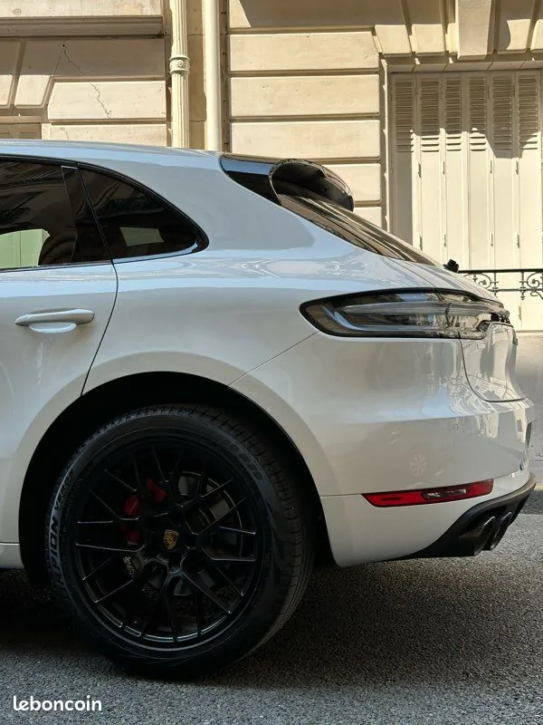 Porsche Macan 2021 photo 2