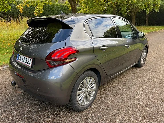 Peugeot 208 2019 photo 3