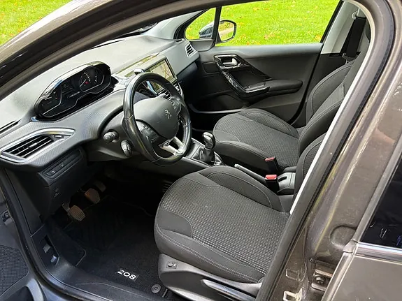 Peugeot 208 2019 photo 5