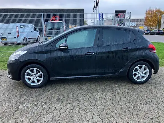 Peugeot 208 2016 photo 2
