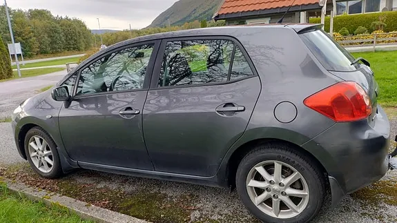 Toyota Auris 2007 photo 2