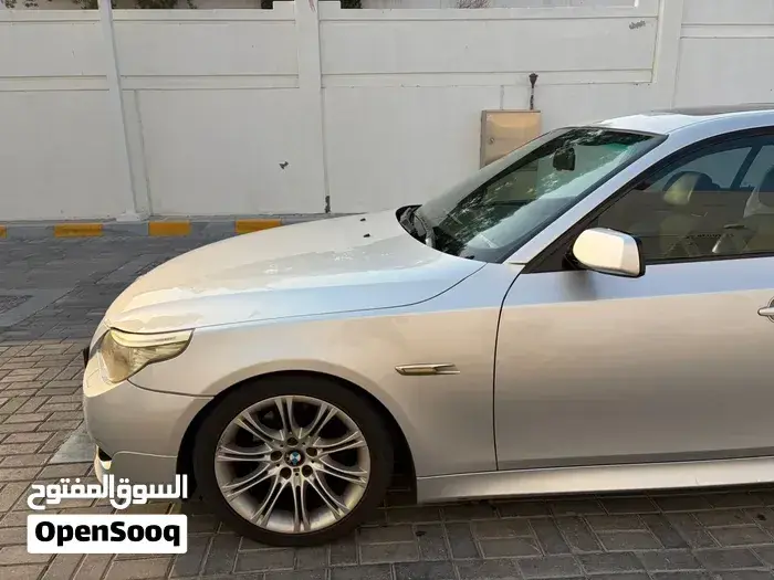 BMW 5 Series 2009 photo 2