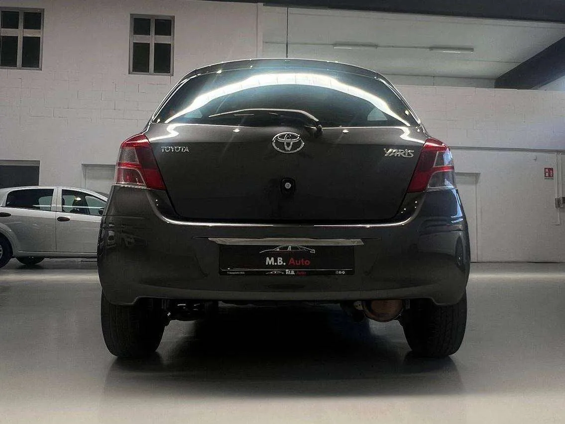 Toyota Yaris 2011 photo 3