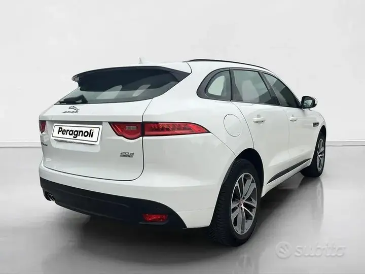 Jaguar F-Pace 2016 photo 2