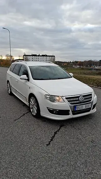 Volkswagen Passat 2010 photo 2