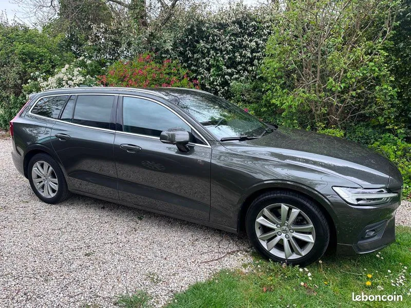 Volvo V60 2021 photo 2