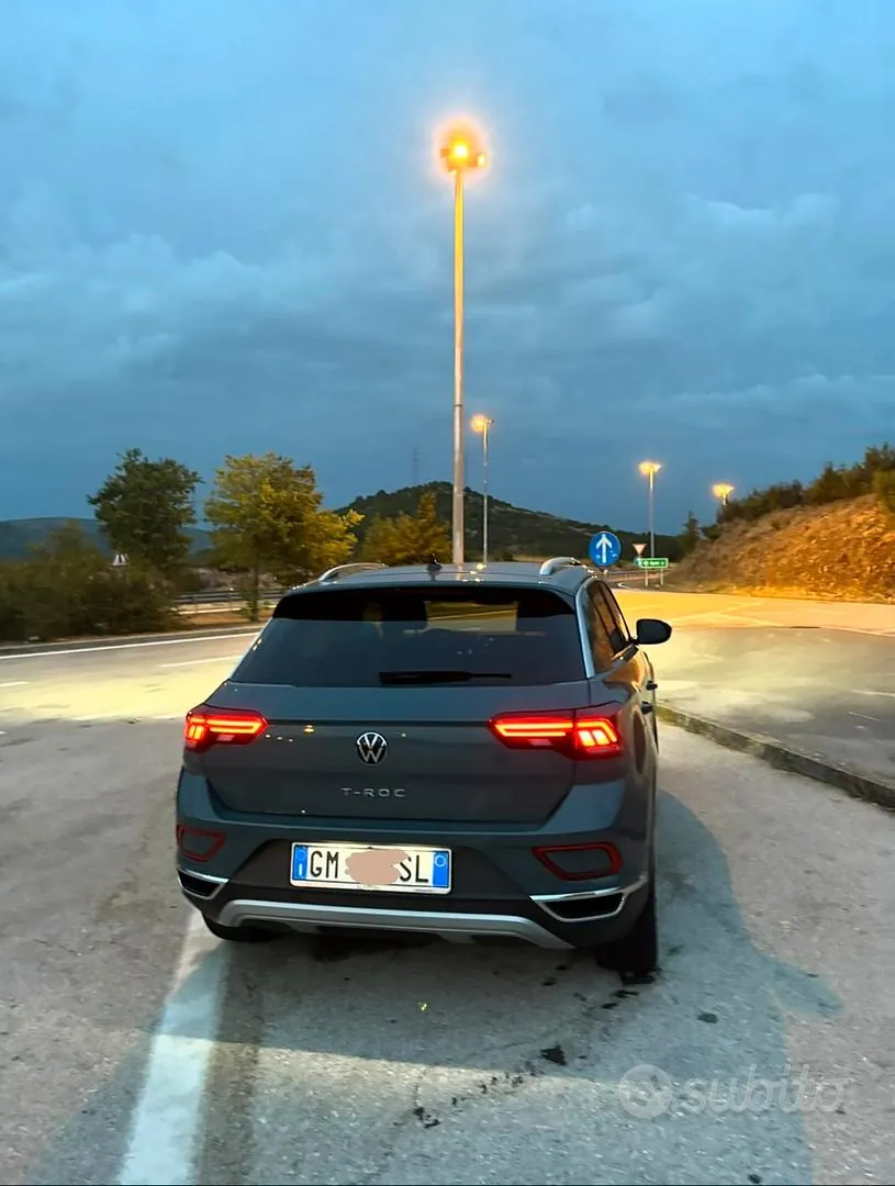Volkswagen T-Roc 2023 photo 2