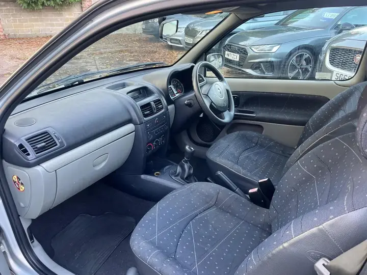 Renault Clio 2002 photo 5