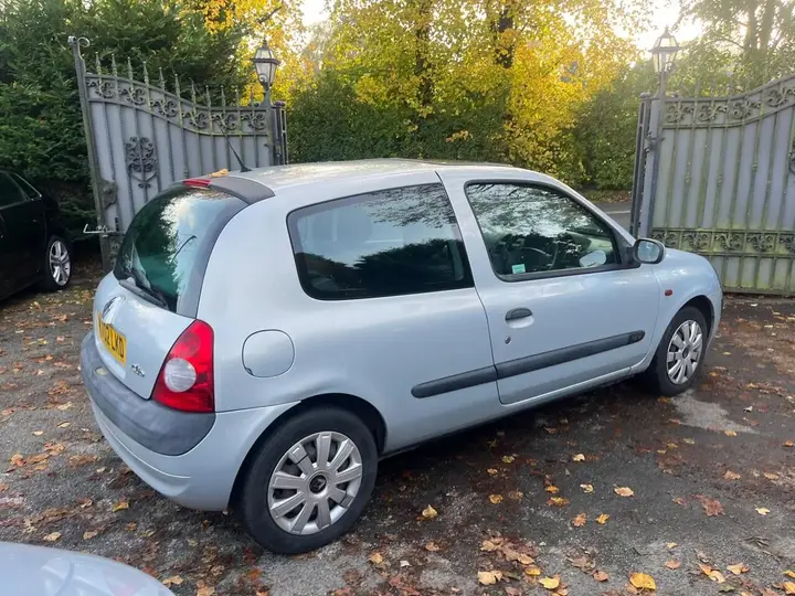 Renault Clio 2002 photo 3